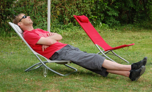 Voici les fauteuils qu'ils nous faut pour le banc de touche, mai 2011